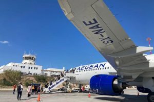 Aegean Airlines: Santorini – Atena – Zagreb