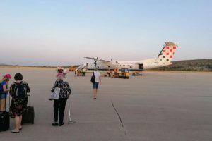 Croatia Airlines: Zagreb – Brač- Zagreb