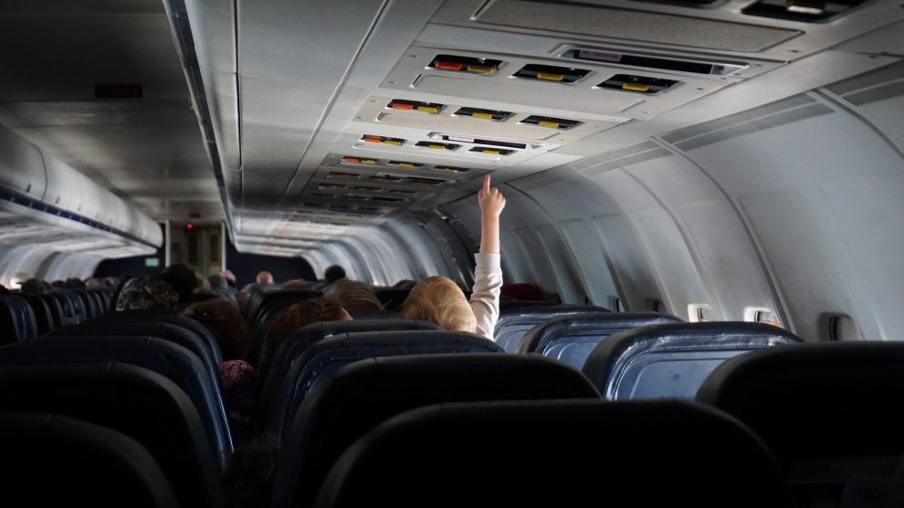 Kako funkcionira putovanje djeteta zrakoplovom bez roditelja