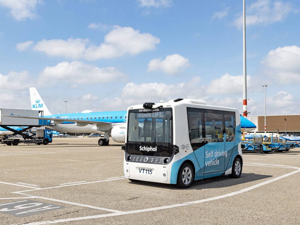 Schiphol i KLM testiraju autonomne autobuse koji prevoze posadu zrakoplova