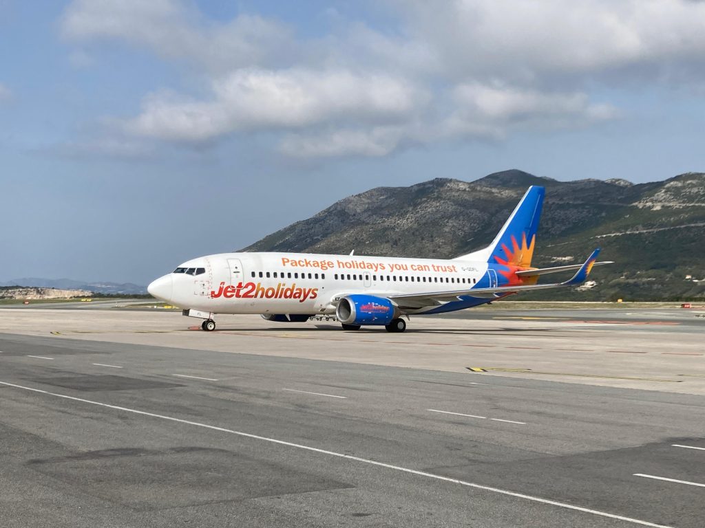 Jet2 planira tri nove linije za Pulu